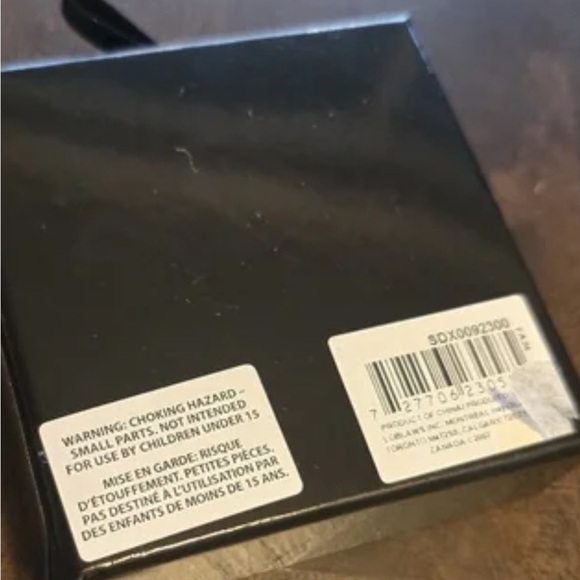 BNIB Quo Set of 3 Earrings Halloween Boo, Bats Ghosts Rhinestones w Giftbox Goth - Picture 7 of 7